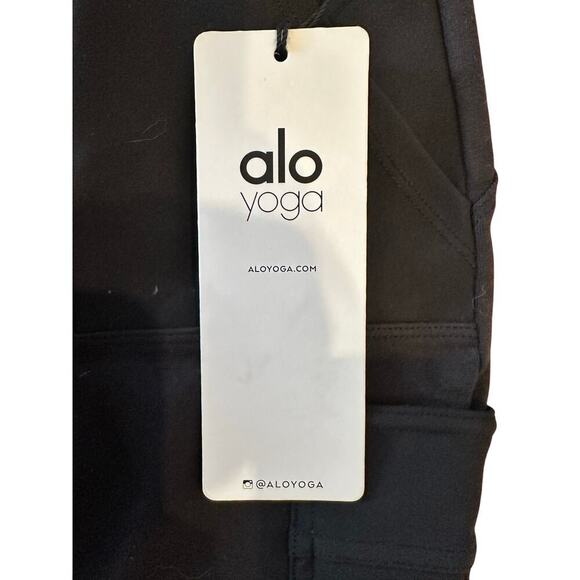 Alo High-Waist Cargo Legging - Picture 8 of 11